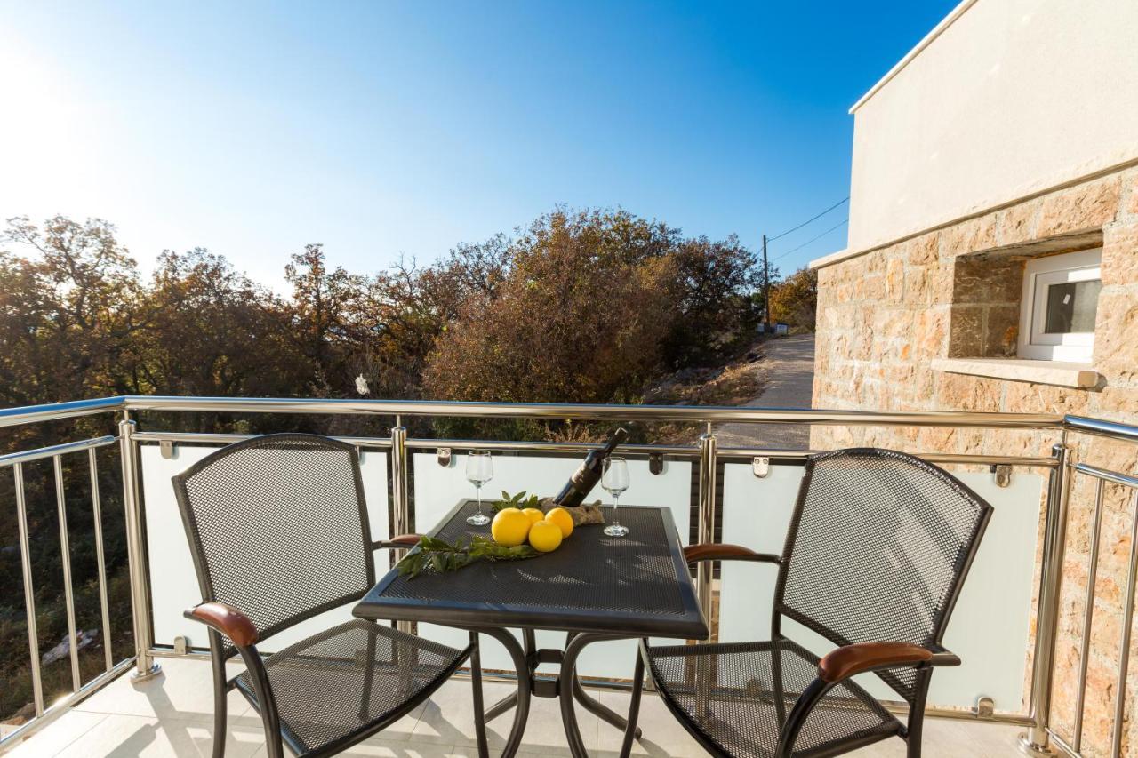Apartmani Villa Paulo Starigrad Paklenica Exterior foto