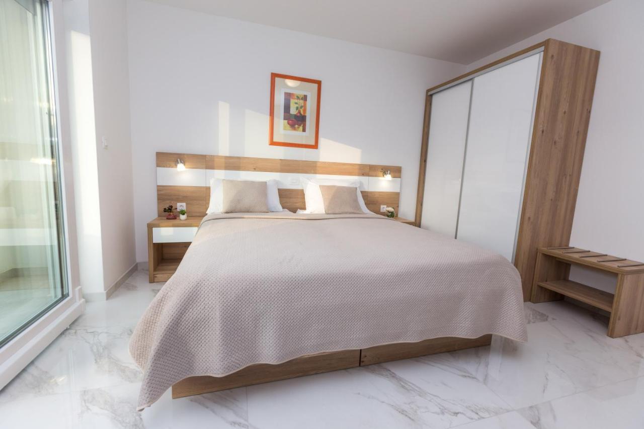 Apartmani Villa Paulo Starigrad Paklenica Exterior foto